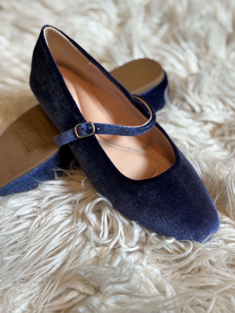 NWOT Top Moda Blue Velvet Mary Jane Shoes Size 7